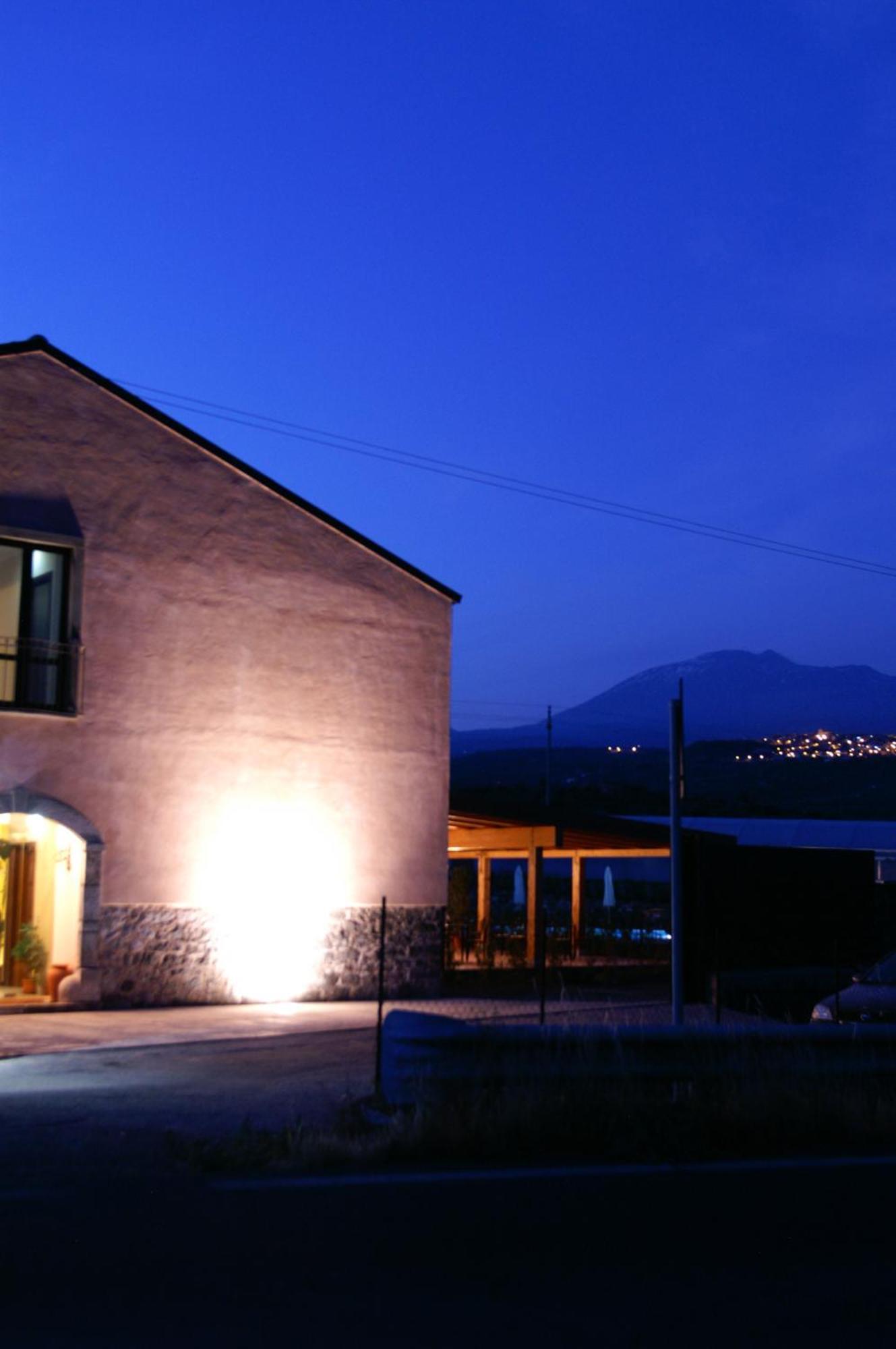 Agriturismo Biologico Corte Aragonese Santa Maria di Licodia Exterior foto